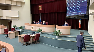 Заседание Саратовской областной думы установило своеобразный рекорд